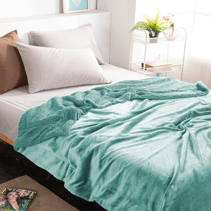 Smart Home Fleece Blanket Home de Luxe 5 Star Hotel Quality Luxurious Deluxe Microfiber (GREEN)
