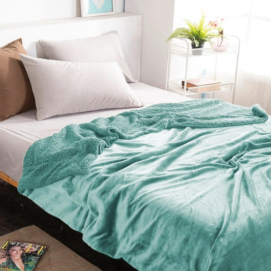 Smart Home Fleece Blanket Home de Luxe 5 Star Hotel Quality Luxurious Deluxe Microfiber (GREEN)